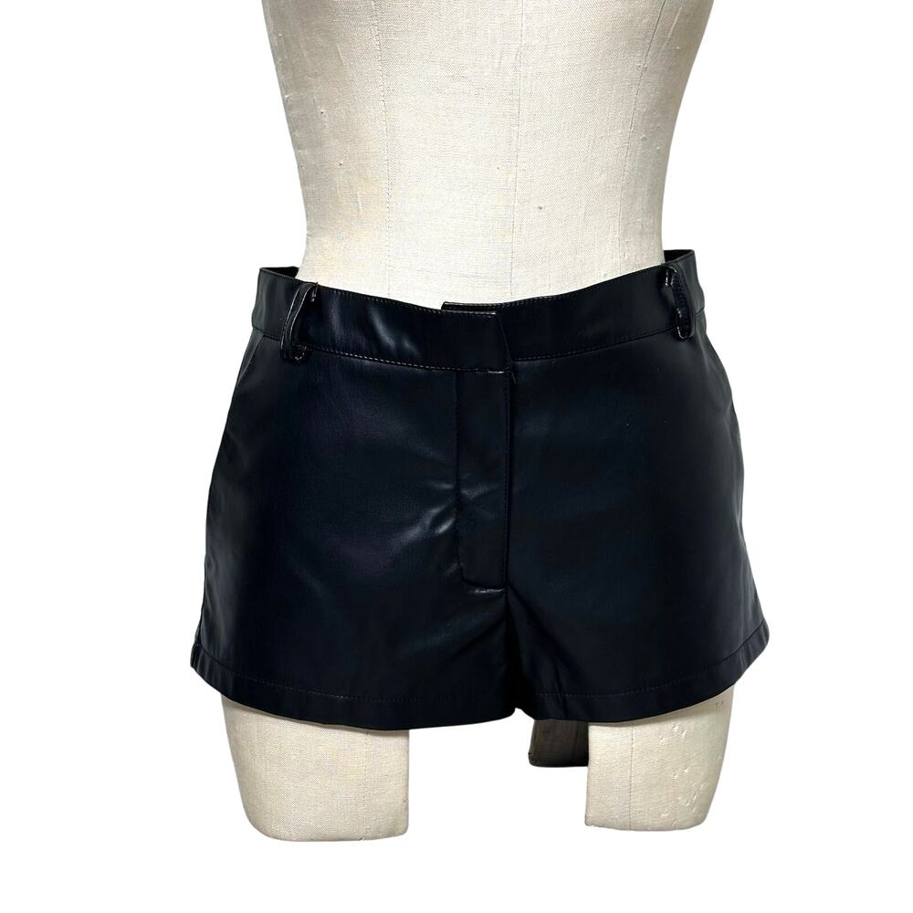 Lioness Leo Shorts in Onyx Black